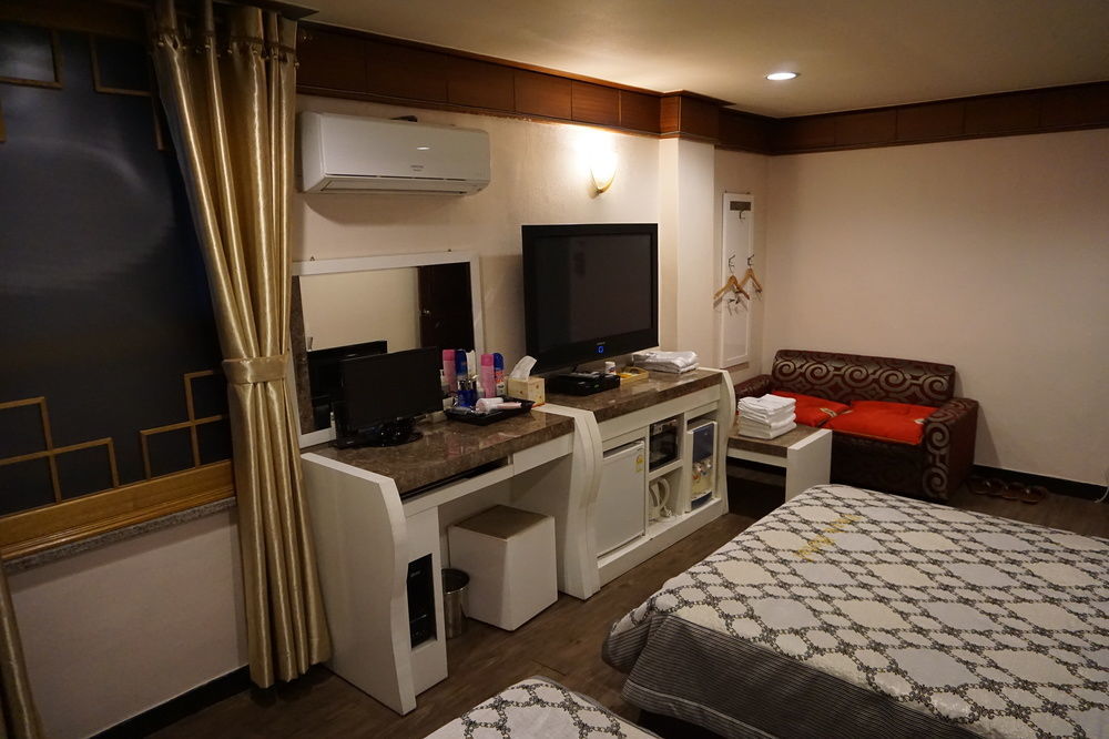 Goodstay Andong Park Hotel Екстериор снимка