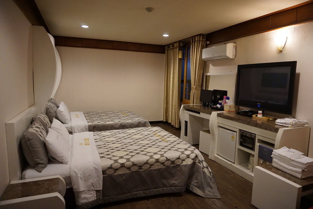 Goodstay Andong Park Hotel Екстериор снимка