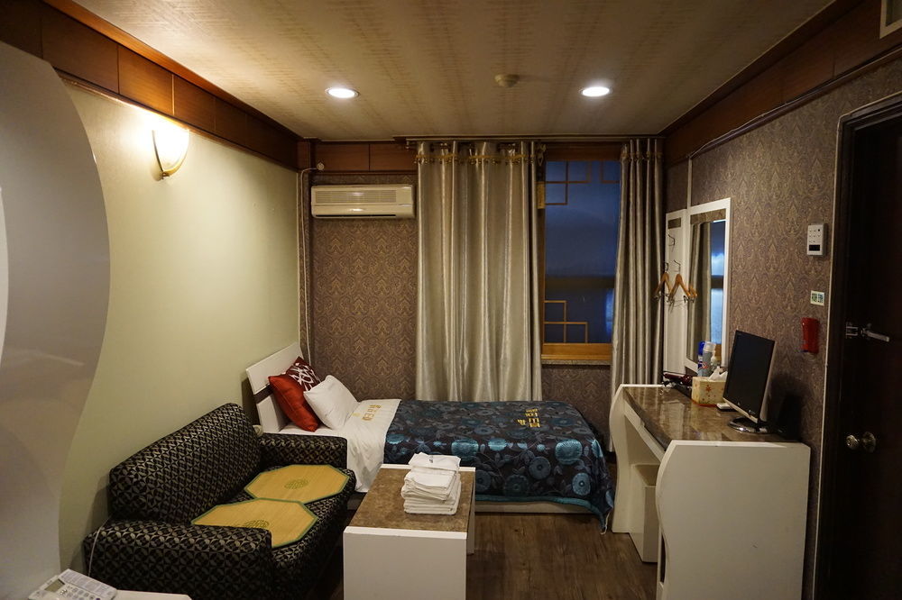 Goodstay Andong Park Hotel Екстериор снимка