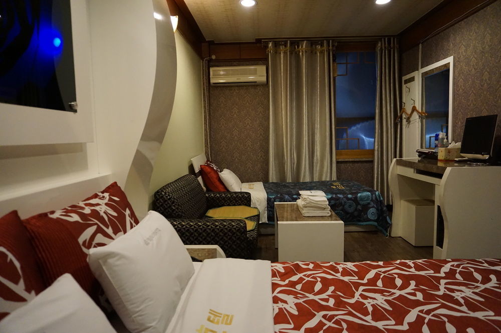 Goodstay Andong Park Hotel Екстериор снимка