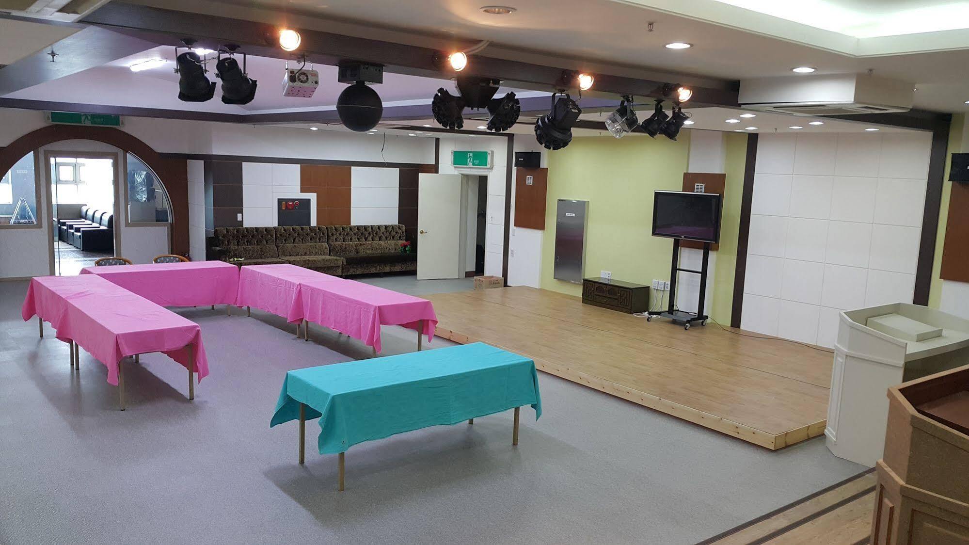 Goodstay Andong Park Hotel Екстериор снимка
